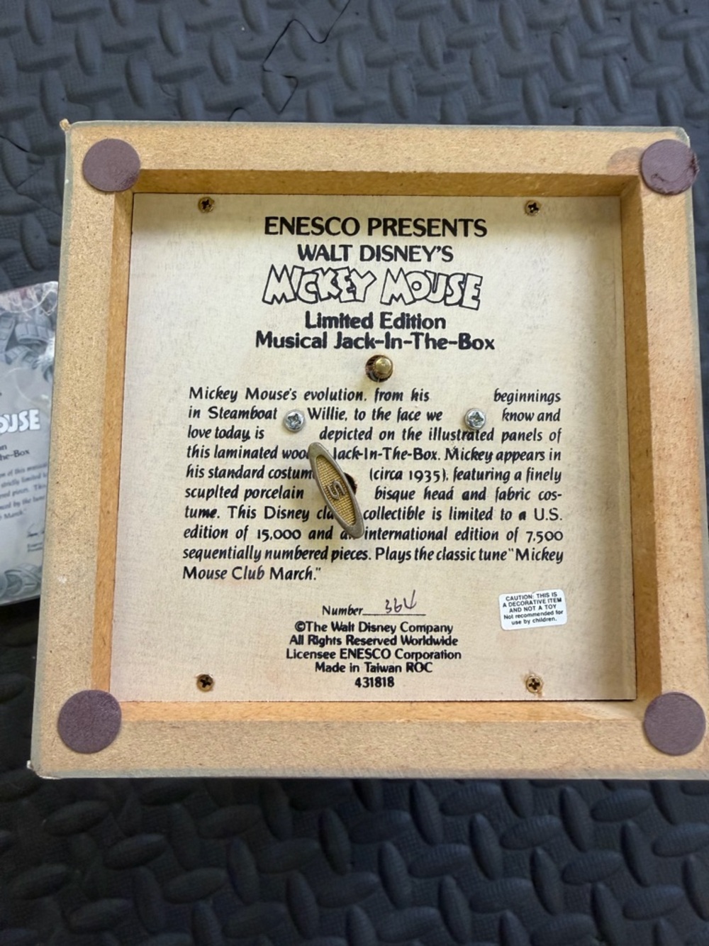 Walt Disney’s Mickey Mouse Limited Edition Musical Jack-In-The-Box - Picture 2 of 12